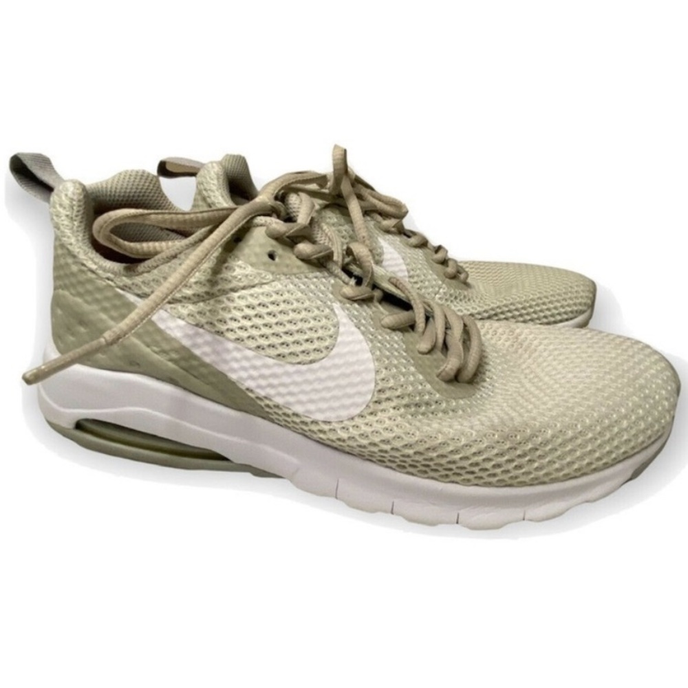 Nike Air Max Motion Sneakers Sz 8 Womens Gray White 844895-003.